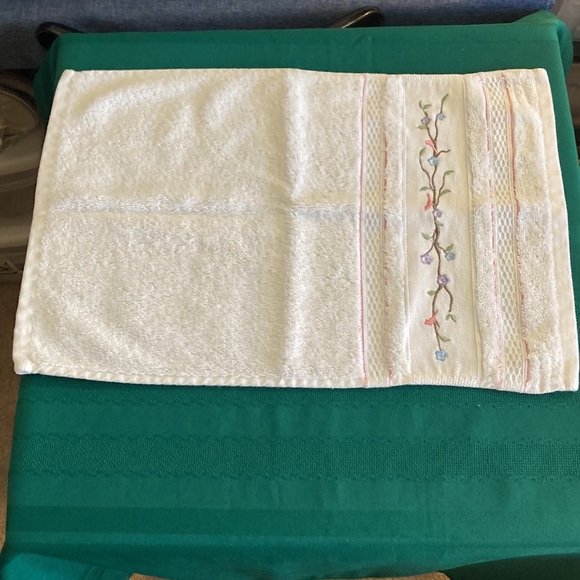 Vtg Kassa Fina 100% Fine Ring Spun White Cotton Hand Towel and Finger Tip Towel - Picture 5 of 11